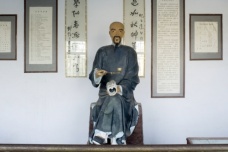 纪晓岚：中国文化史上贡献巨大的学者