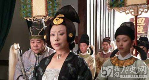 武则天给自己加尊号为“圣母神圣”