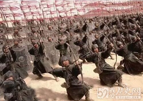 分析：秦朝军队战斗力