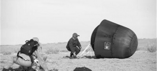 1975年11月29日：中国返回式卫星成功