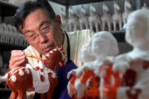 唐三彩的釉料制作与施釉