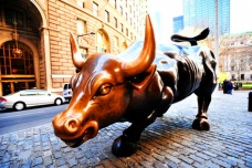 华尔街铜牛的寓意