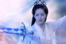 《琉璃》璇玑为什么总是听昊辰的话伤害司凤