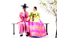 传统韩服怎么穿