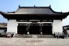 包拯衙门口的石狮子为什么一大一小