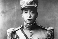 张作霖跪见溥仪的故事