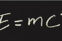 爱因斯坦的质能关系式是什么