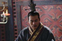 楚庄王死后由哪个儿子继位