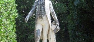 1758年4月28日：詹姆斯·门罗出生