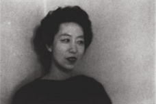 张爱玲早年经历导致的悲剧意识