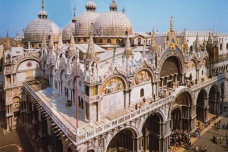 威尼斯总督府建筑风格是怎样的