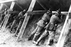 布鲁西洛夫突破：闪电战的雏形