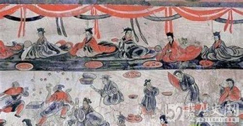 汉朝人为什么要跪着吃饭