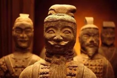 秦始皇兵马俑的背景特点