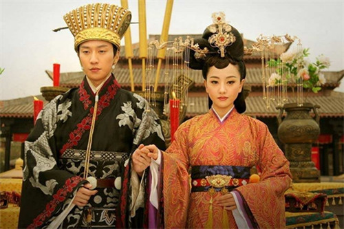 高洋从明君到昏君的转变