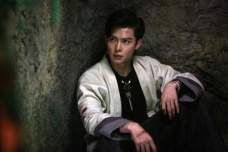 张日山是不是张副官