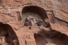 龙门石窟为什么大多数没有佛头
