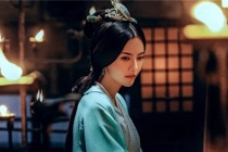 甄宓善挽灵蛇髻