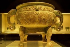 秦始皇打捞九鼎的故事