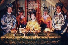 红楼梦中元妃是怎么死的