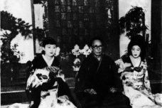 川岛芳子为何会成为男装女谍的汉奸