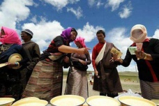 雪顿节是哪个民族的节日