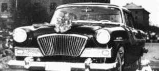 1958年8月1日：第一辆红旗牌高级轿车诞生