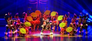 1962年1月13日：东方歌舞团成立