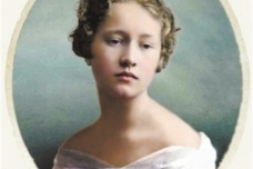 乌兰诺娃的生平简介