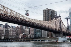 美国皇后区在哪个城市