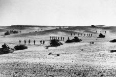 北非登陆战役：战争史上第一次使用登陆舰艇的大规模渡海登陆战役