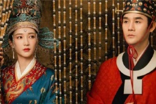 赵曙继位后为什么两宫不合