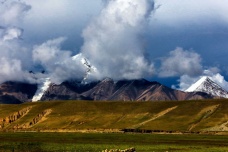 念青唐古拉山脉的神话传说是什么