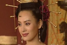 吕不韦和秦始皇的母亲是什么关系