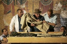 埃及法老图坦卡蒙为什么暴毙