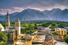 圣卢西亚山在哪