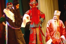 秦腔《八件衣》剧情如何