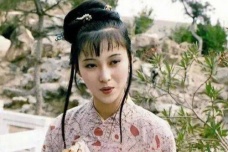 《红楼梦》中邢岫烟为什么典当棉衣
