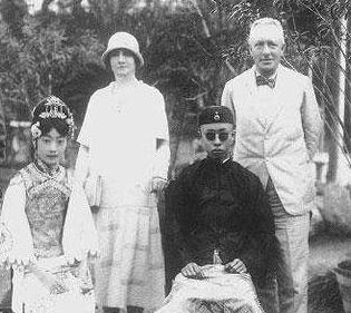 溥仪自述：妃子要跟我离婚