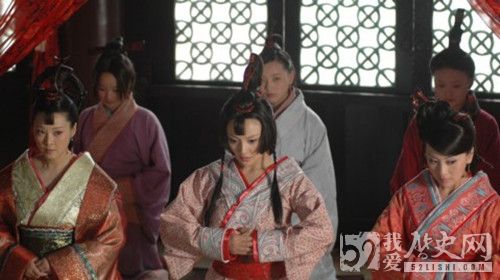 古代的皇帝们采选美女的四大途径