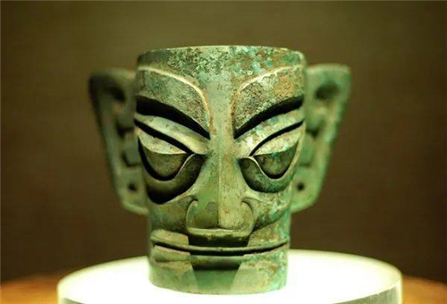 青铜人像眼睛为什么是凸出的