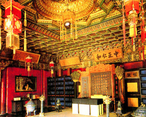 乾隆为何经常住在养心殿