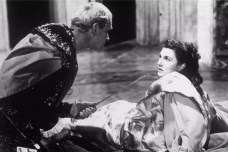 托尔斯泰为什么不喜欢莎士比亚