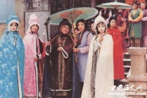 红楼梦四大家族之间有什么关系