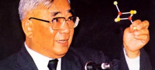 1915年10月26日：卢嘉锡出生