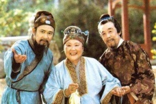 贾赦和贾政谁的地位高