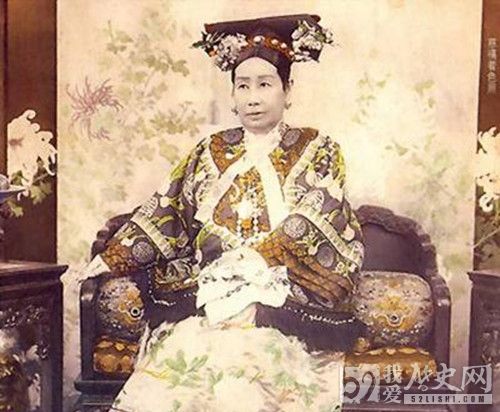 比较慈禧和维多利亚女王执政背景_慈禧比维多利亚女王相差在哪里_慈禧如何评价维多利亚女王