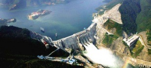 2001年7月1日：龙滩水电站开工