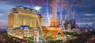 2000年10月28日：巴黎中国文化季隆重开幕