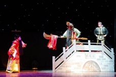 关羽灞桥挑袍的戏剧